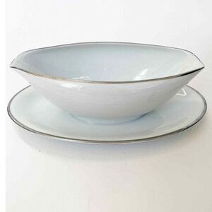 Noritake Fine China Silverdale Gravy Sauce Boat attached underplate Platinum Rim